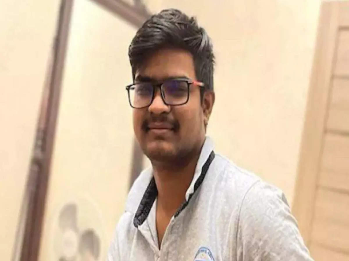 Indian Student Died in Ukraine: Karnataka student killed in bomb blast in  Ukraine's Kharkiv | Bengaluru News - Times of India