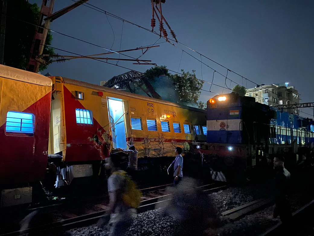 Watch Video: Three coaches of 11005 Puducherry Express derail at Matunga  station; local services affected