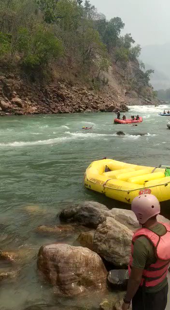 2 girls fell into river during rafting, and then such a miracle happened  that a new life was found | NewsTrack English 1