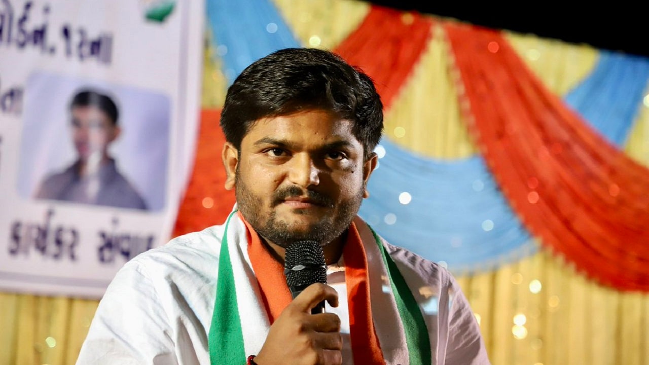 Hardik Patel quits Congress, says leaders enjoy abroad, more concerned  about chicken sandwiches