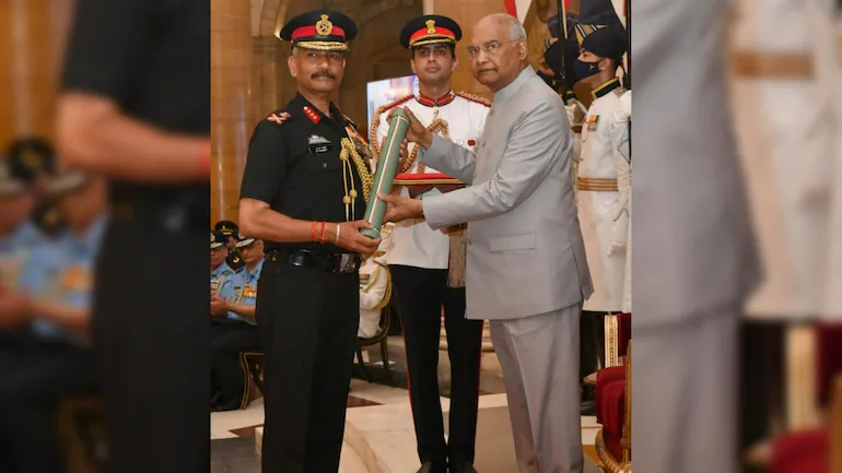 Lt Gen Devendra Pratap Pandey receives Uttam Yudh Seva Medal from President  - India News