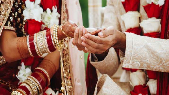 Gujarat: Newly-married man seriously injured after wedding gift blows up -  CURRENTNEWSTV.IN