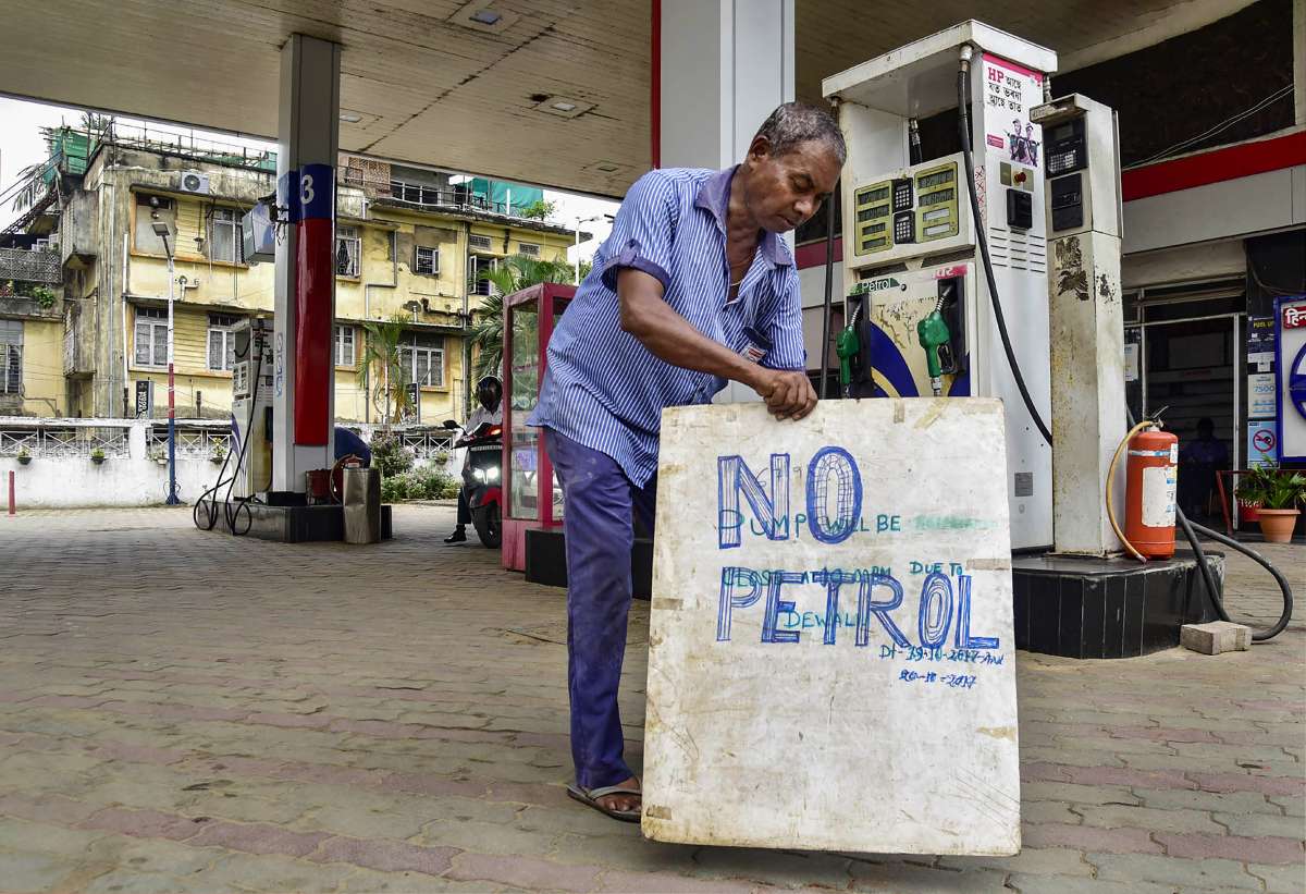 Petrol, diesel shortage news triggers panic Govt says sufficient supplies  available to cater to the extra demand | India News – India TV