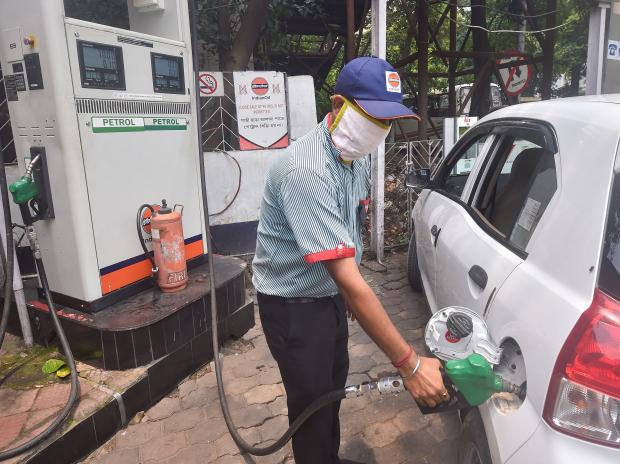 Petrol, diesel prices unchanged, here are the prices in your city today |  Business Standard News