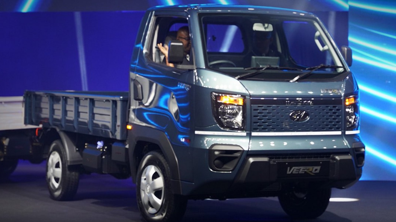 mahindra veero truck front