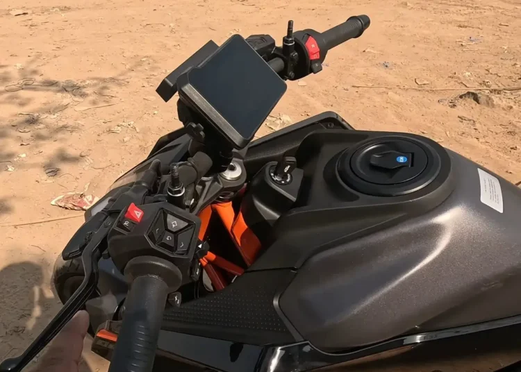 2025 ktm 390 duke cruise control